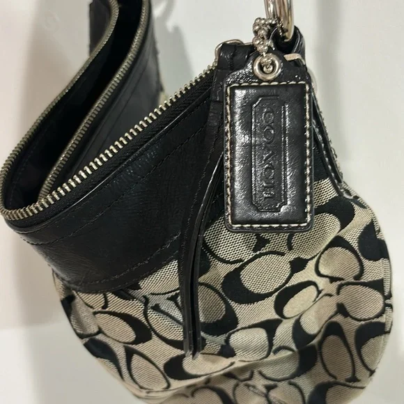 Coach leather purse - Picture 2 of 4